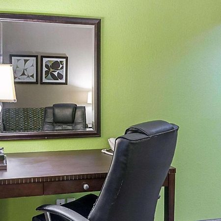 Quality Suites Sulphur Esterno foto
