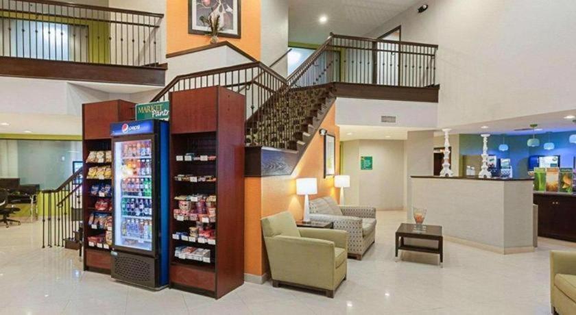 Quality Suites Sulphur Esterno foto