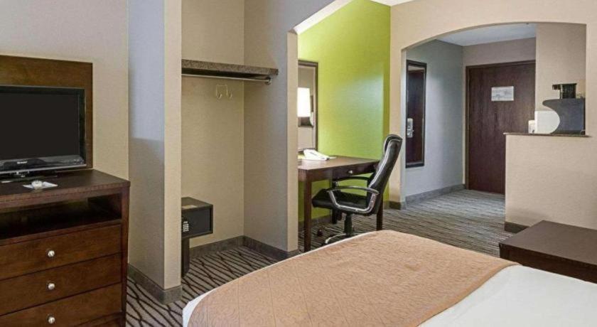 Quality Suites Sulphur Esterno foto