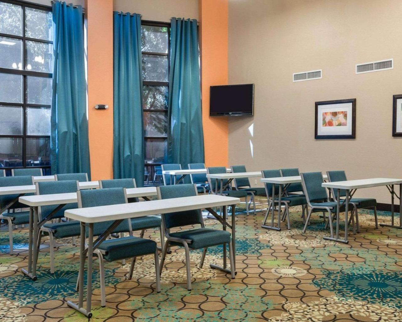 Quality Suites Sulphur Esterno foto