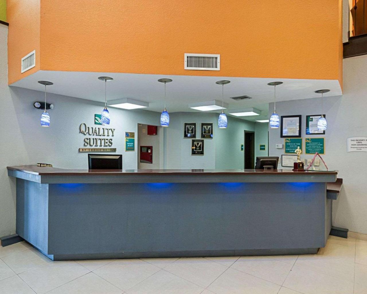 Quality Suites Sulphur Esterno foto