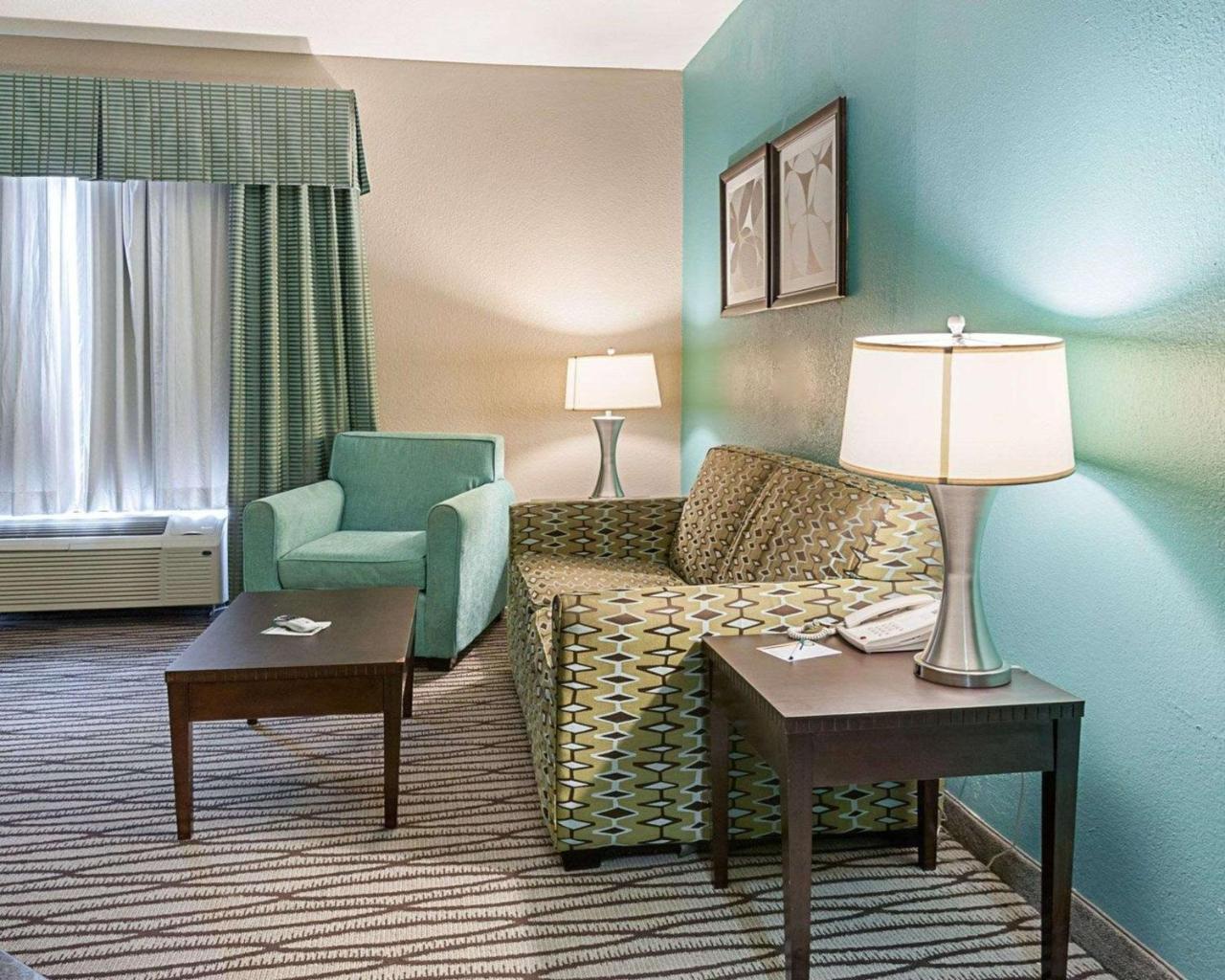 Quality Suites Sulphur Esterno foto