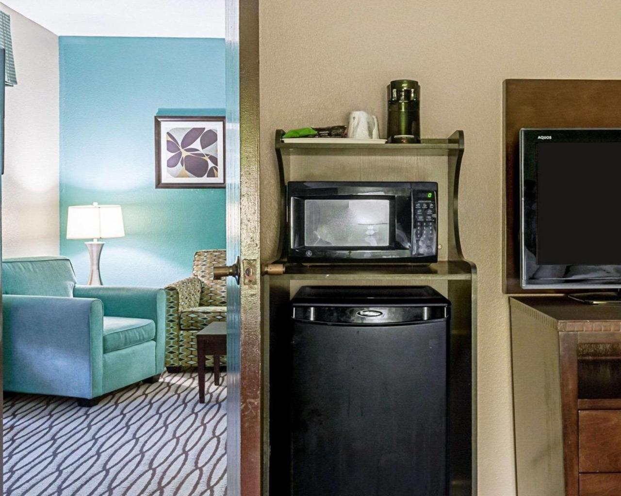 Quality Suites Sulphur Esterno foto