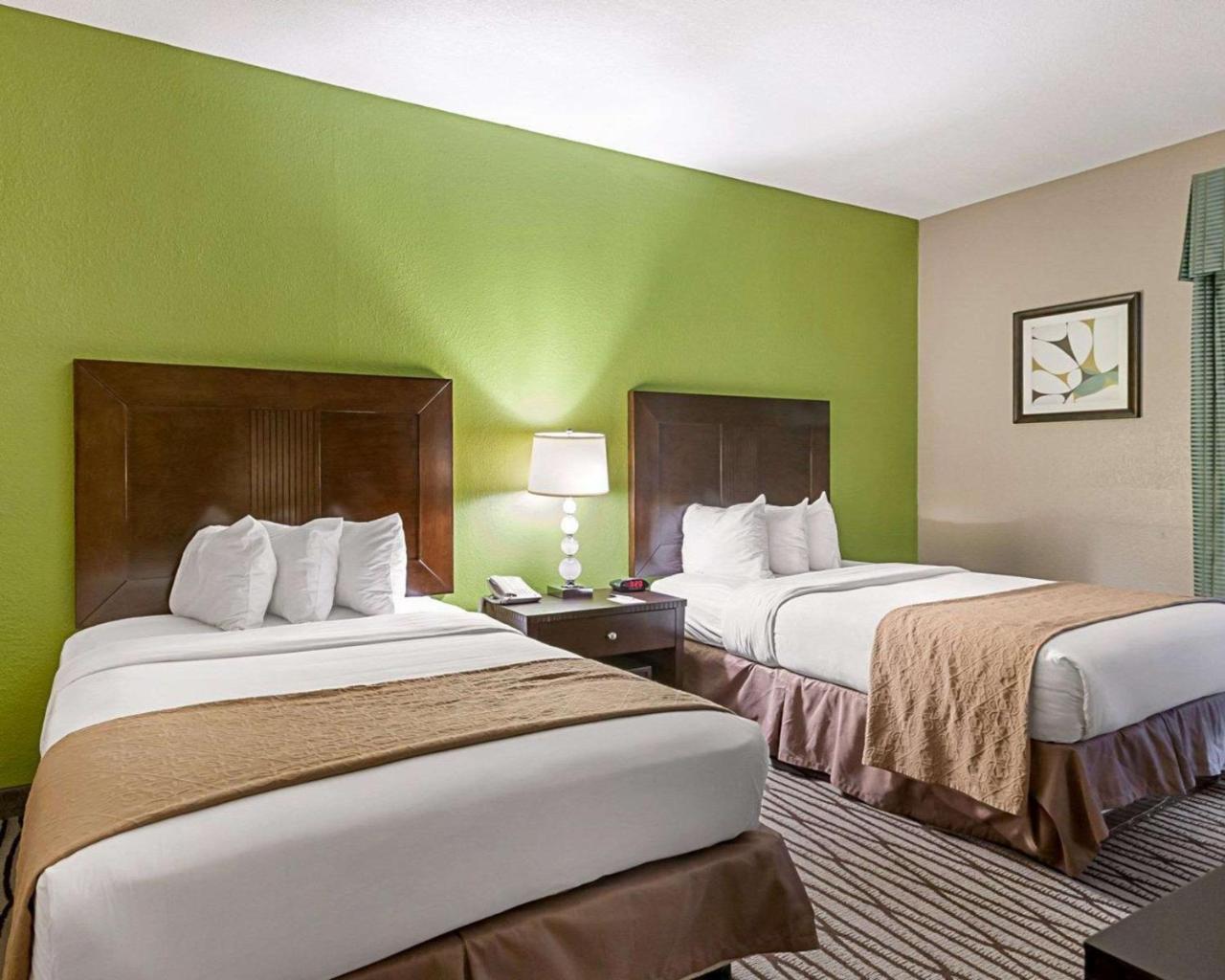 Quality Suites Sulphur Esterno foto