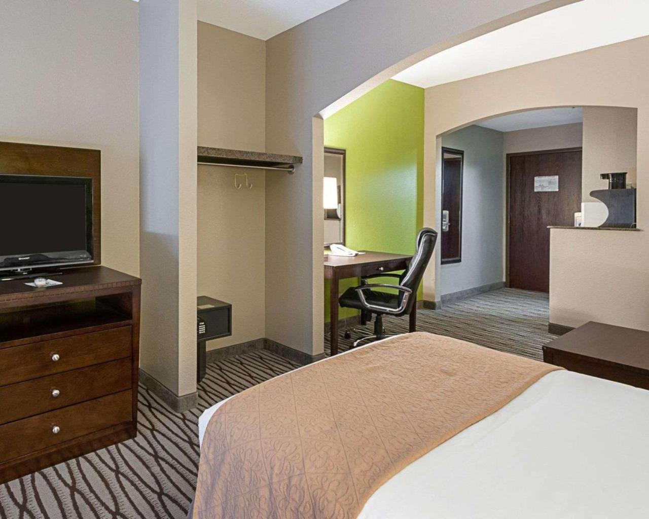 Quality Suites Sulphur Esterno foto
